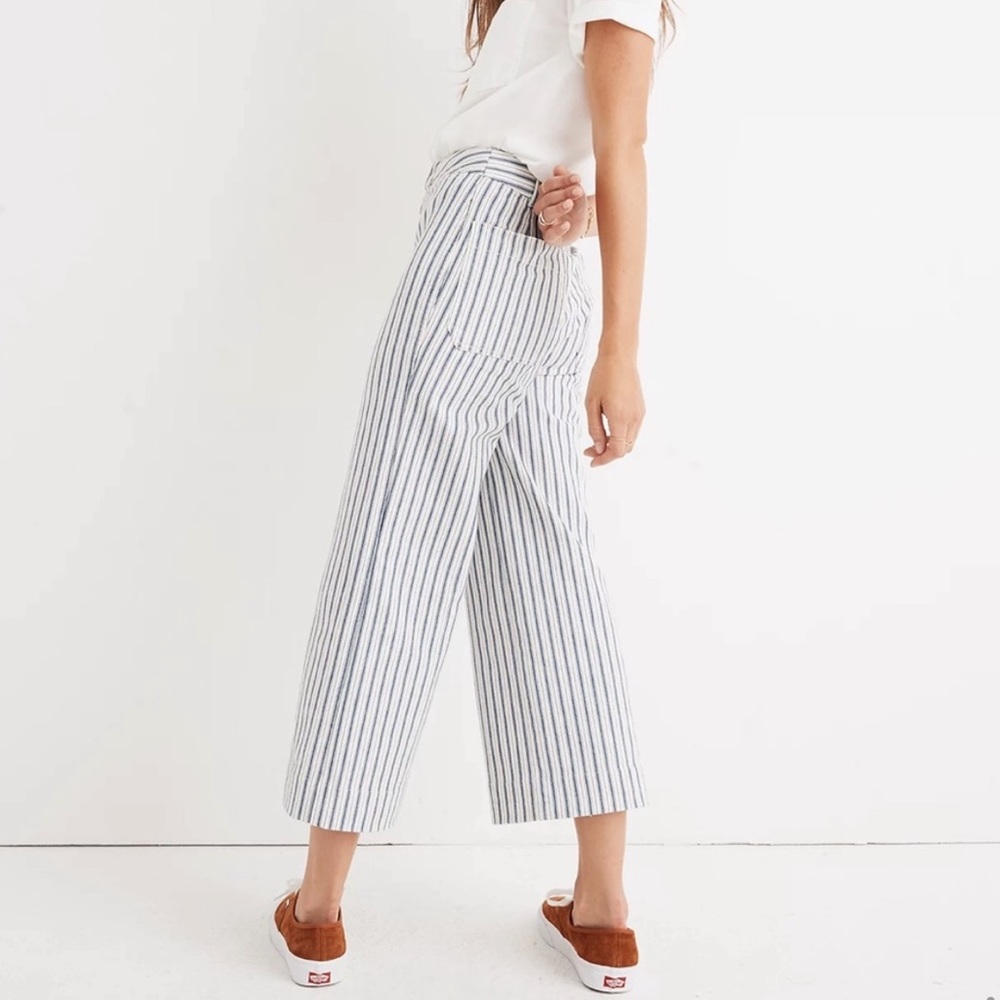 Navy & white striped wide leg crop jeans from Madewell size 24 lightly worn